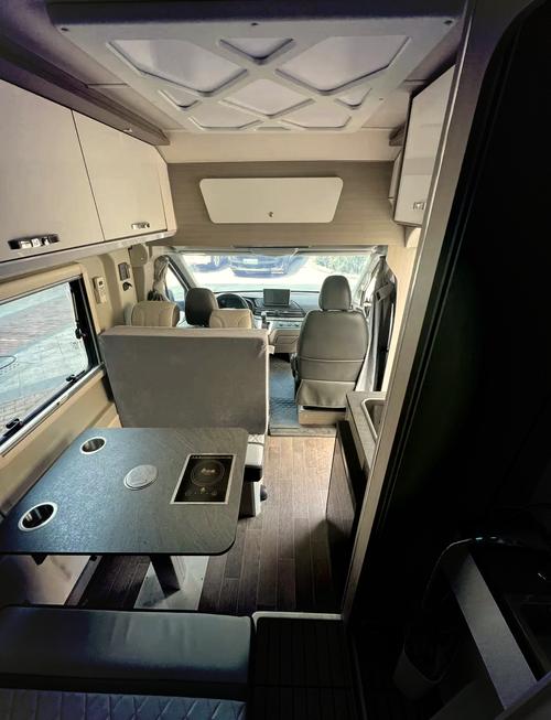駐車成都，感受房車小院的愜意生活