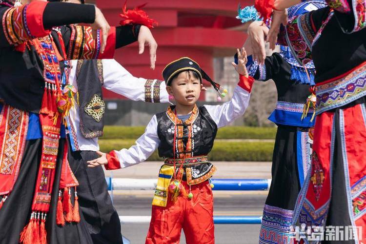 秀峰區(qū)：37項“三月三”活動掀起“最炫民族風”