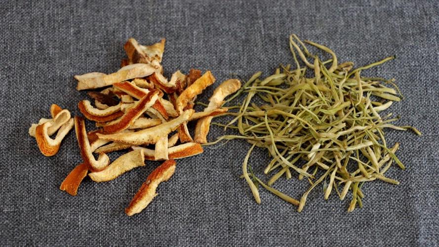 陳皮搭配金銀花，老一輩的土方法，做法簡單又管用，看完試試！