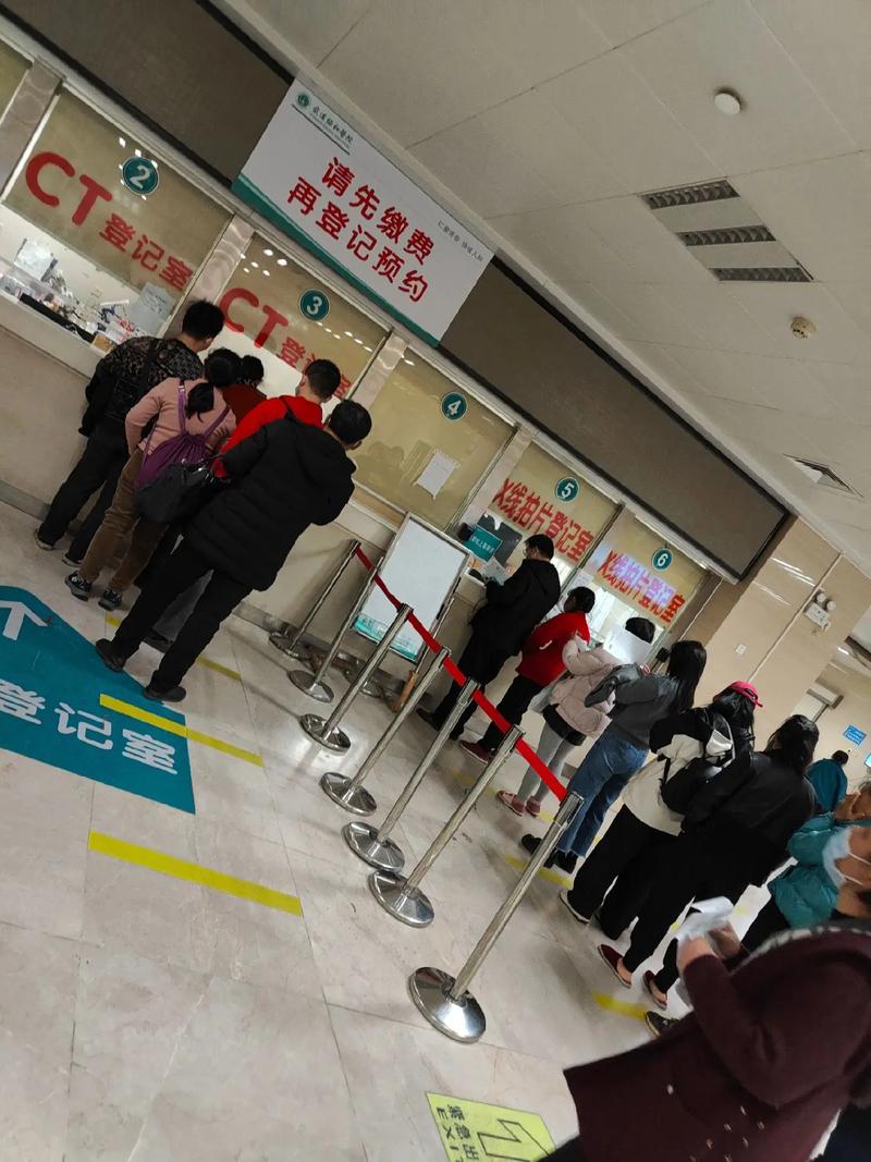 湖北省武漢協(xié)和醫(yī)院現(xiàn)狀，今天下午13時30分，大家一起來看看吧