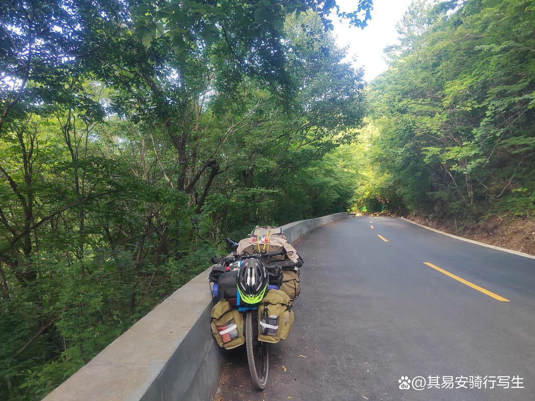 長途騎行隨拍 陜西省榆林市橫山區(qū) 黃土高原風景 春天的風很大