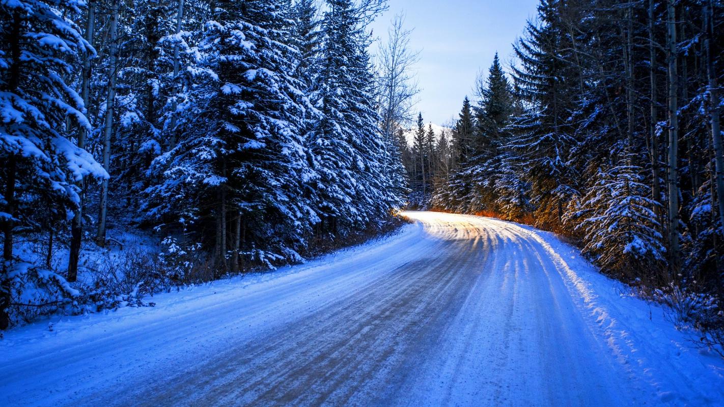冬日雪景，一路風(fēng)景如畫，溫暖前行