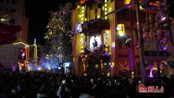 秦州：玉蘭古巷夜浪漫 銜月閣樓傳雅樂