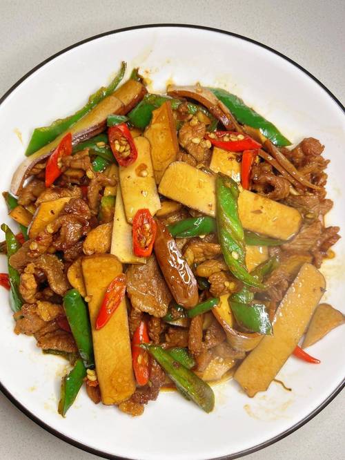 分享炒肉的4種家常做法，滑嫩鮮香，好吃入味，家人都愛吃