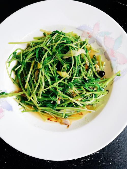 豌豆苗為什么要焯水？怎么做好吃？4種做法要收藏，簡單美味