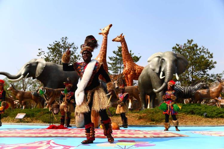 清明假期首日，第六屆馬戲嘉年華活動火爆吸引眾人打卡濟南野生動物世界