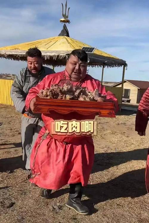吃播網(wǎng)紅恩克：從草原漢子到"羊亡爺"眼神呆滯臉黑成炭