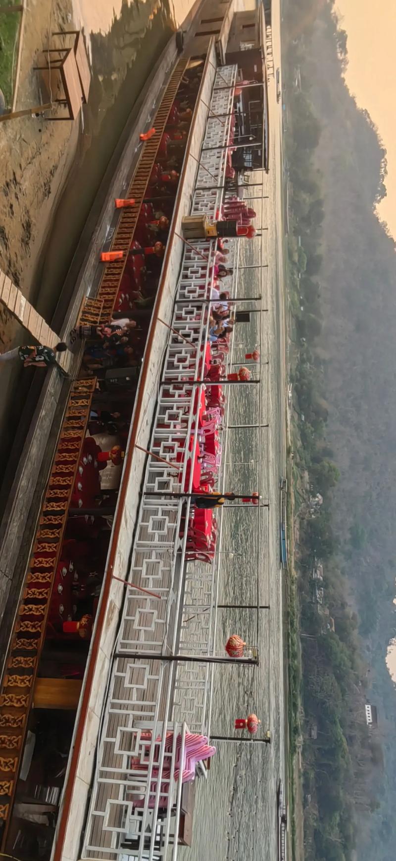 今天離開老撾媳婦小山村坐船回瑯勃拉邦，體驗湄公河沿途的風(fēng)景！