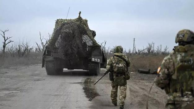 北約軍官被炸，60萬俄軍猛攻，特朗普直接開噴，澤連斯基還剩一條路？