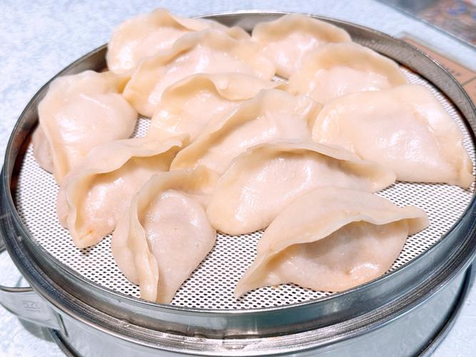 【簡簡廚房】牛肉蒸餃 牛肉蒸餃 蒸餃 誰懂這一口的好吃程度