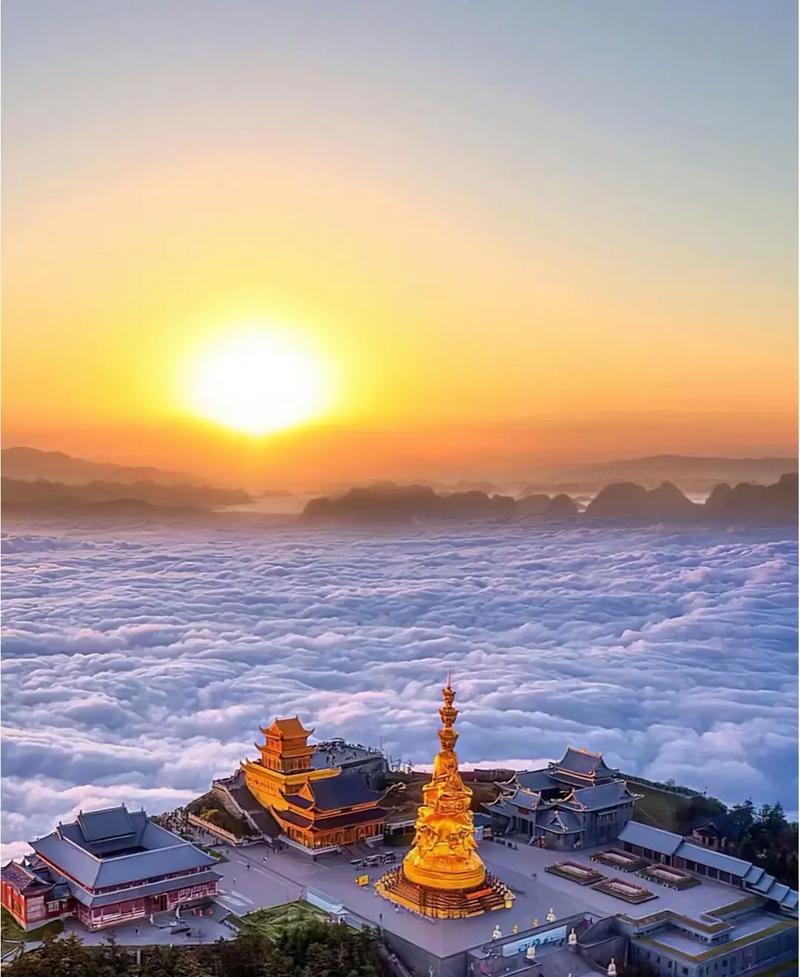 峨眉山金頂