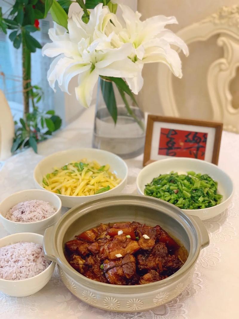 美好生活必須有美食美景陪伴，最美的生活是碗中餐、眼中景…