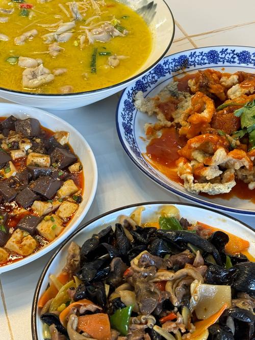 10元敞開(kāi)吃，吃到飽為止，這家小館子哪來(lái)的底氣？