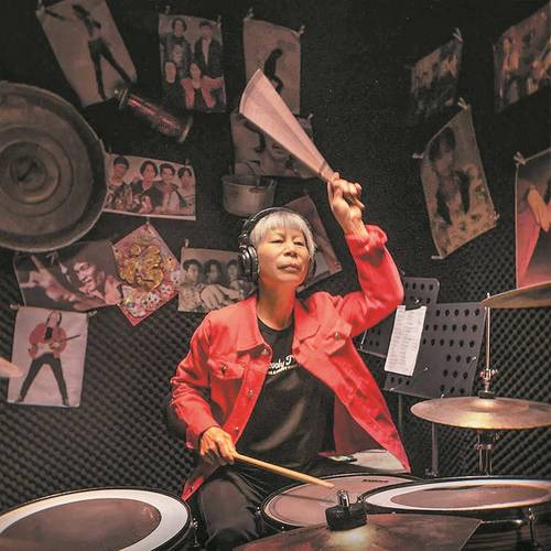 92歲“硬核”鼓手，用鼓點(diǎn)奏響不老人生