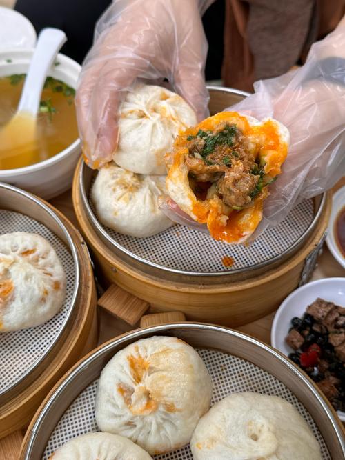 收假了出門轉(zhuǎn)轉(zhuǎn)，西安的一元烤肉，紅油米線小籠包子