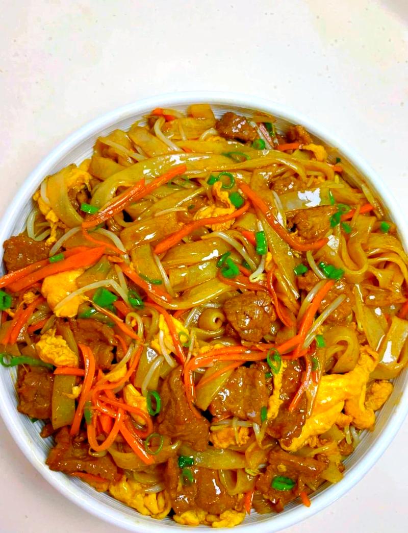 飯店炒的河粉為什么那么好吃？今天就把技巧和方法和大家分享