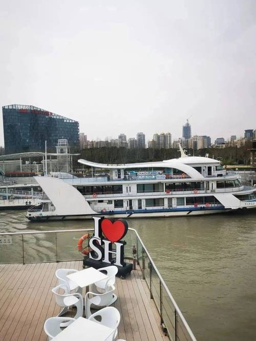 船游新江灣、探秘大學路，外國友人這樣打開活力楊浦