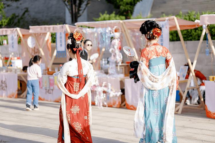 洛陽老城區(qū)：牡丹季遇上漢服熱 文旅盛宴正當(dāng)時(shí)